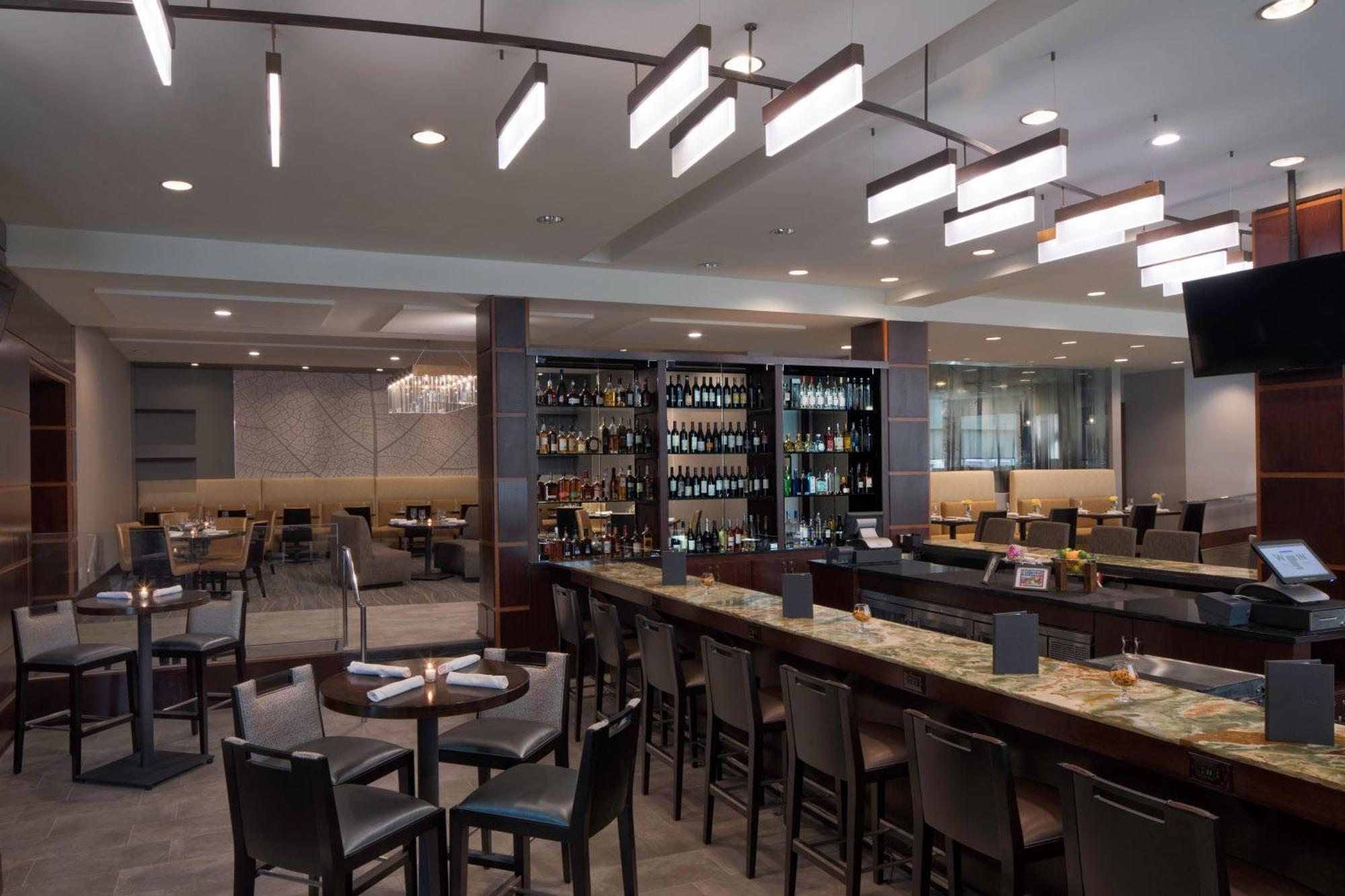 The Westin Mount Laurel Hotel Ресторант снимка
